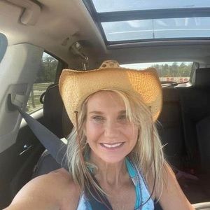 Meet your Posher, Diane